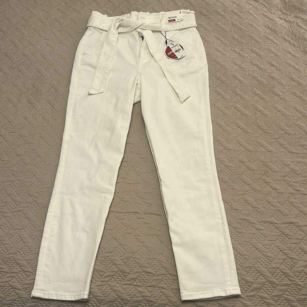 NWT Express size 6 white super high rise cropped denim pants